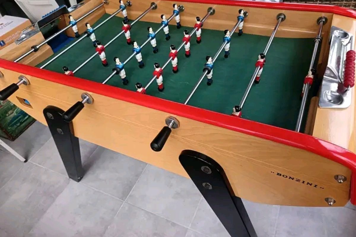 Photo 2 Babyfoot Bonzini B90 en excellent état