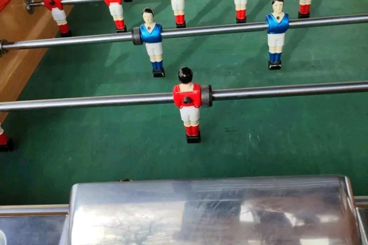 Photo 3 Babyfoot Bonzini B90 en excellent état