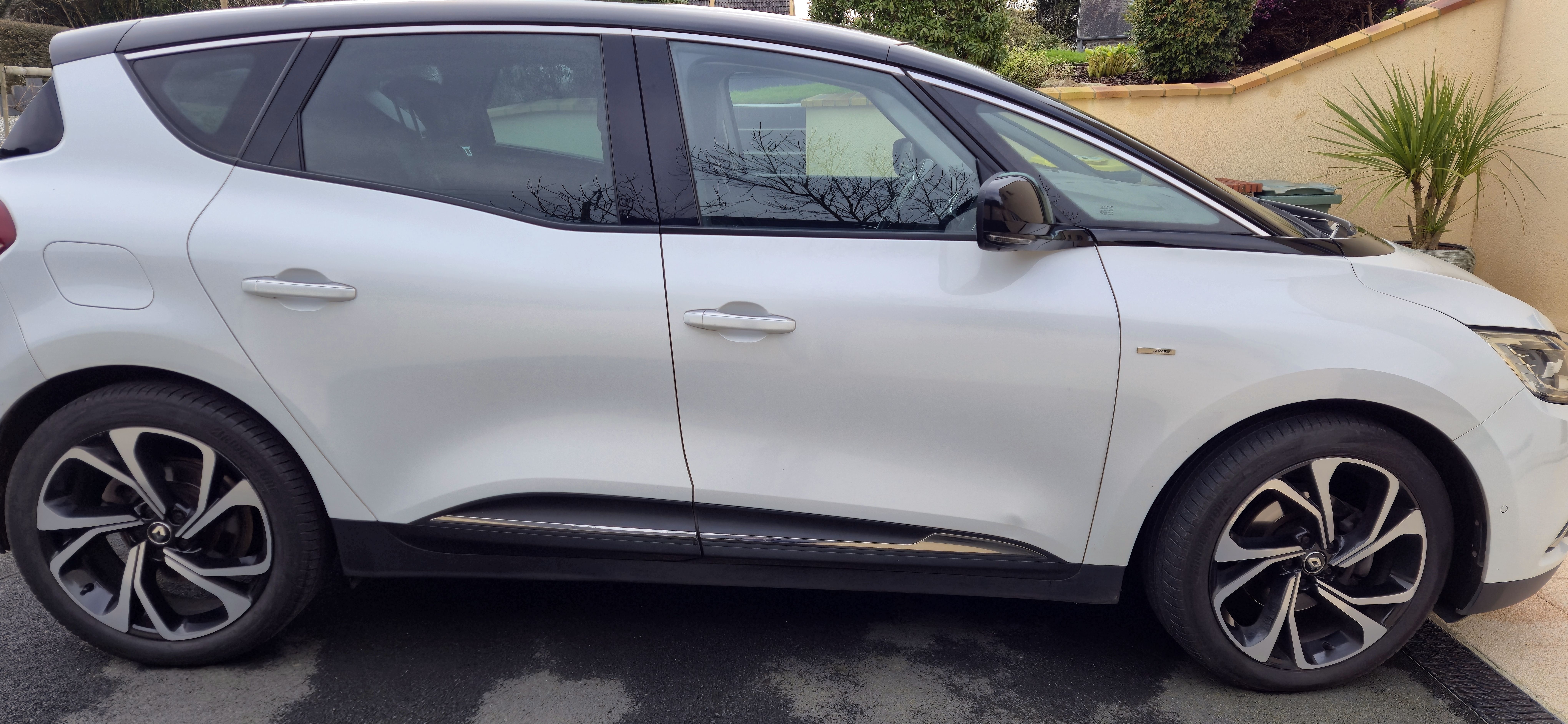 Photo 3 Scénic IV 1.6 DCi