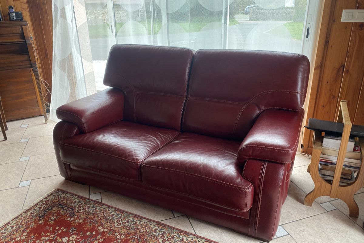 2 canapés fixes cuir bordeaux