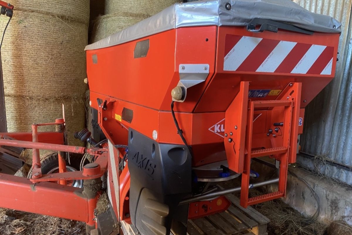 Distributeur engrais kuhn 30.1