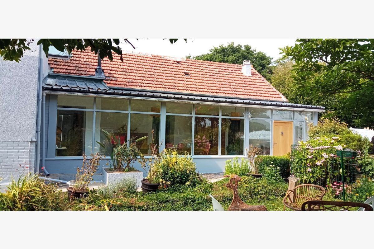 vends maison atypique rénovée de 90 m2 : 3 chambres (dont me