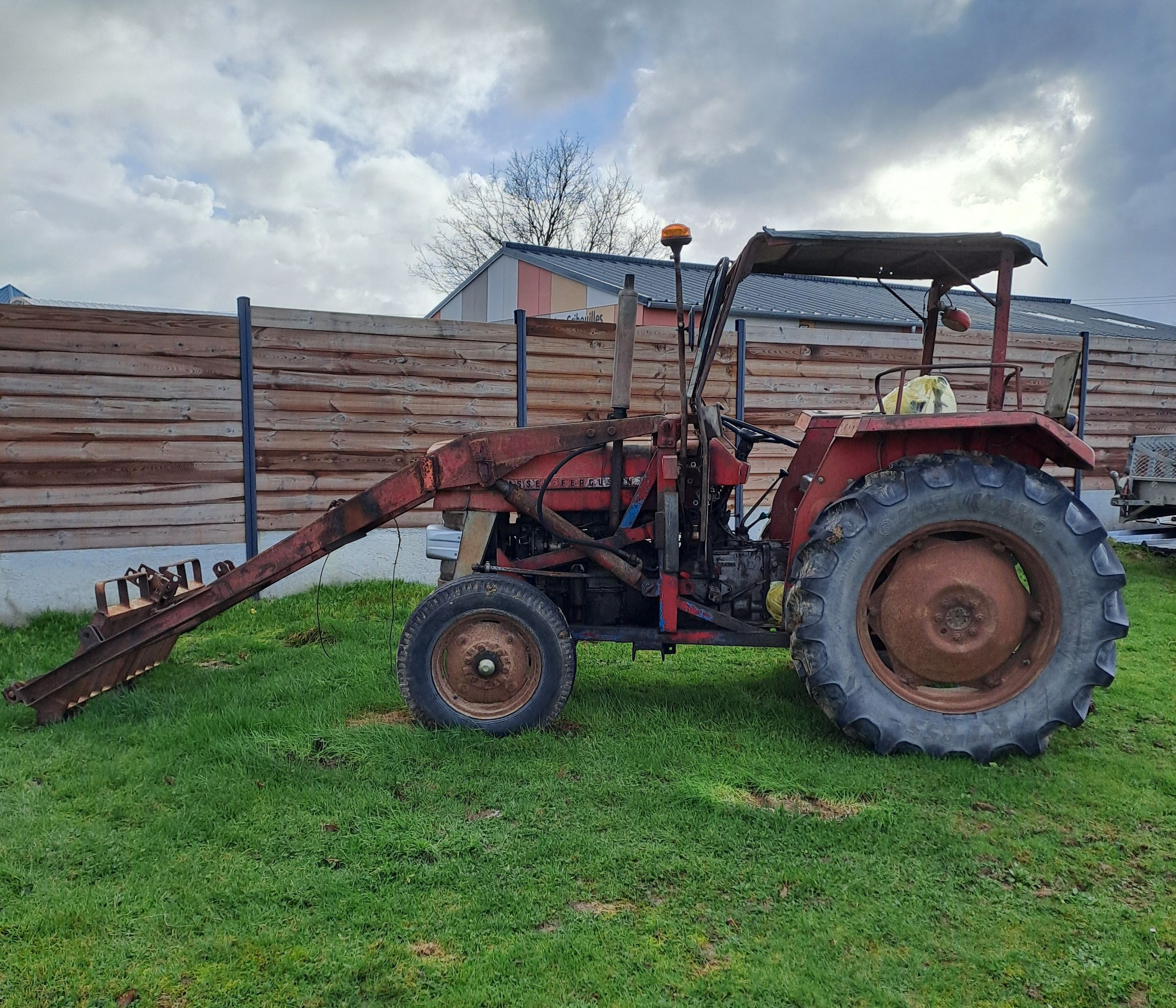 Tracteur Massey Ferguson 135