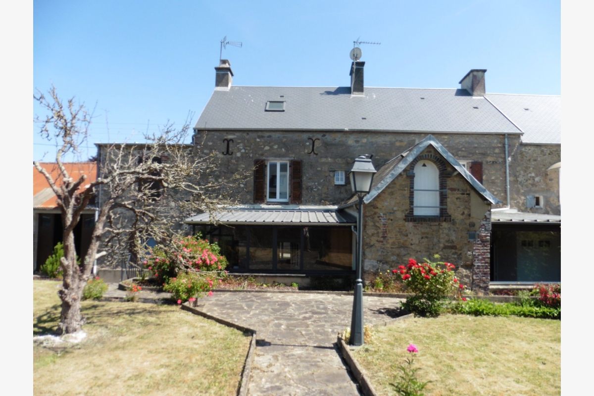 exclu., loue maison de 120 m2 av. véranda, jardin clos et gg