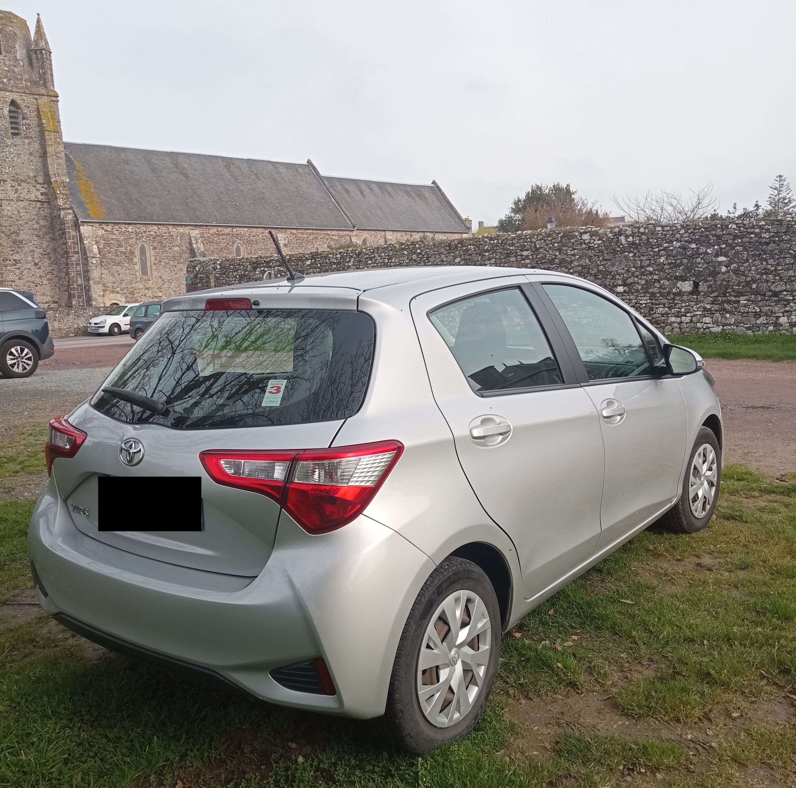 Photo 2 Yaris essence