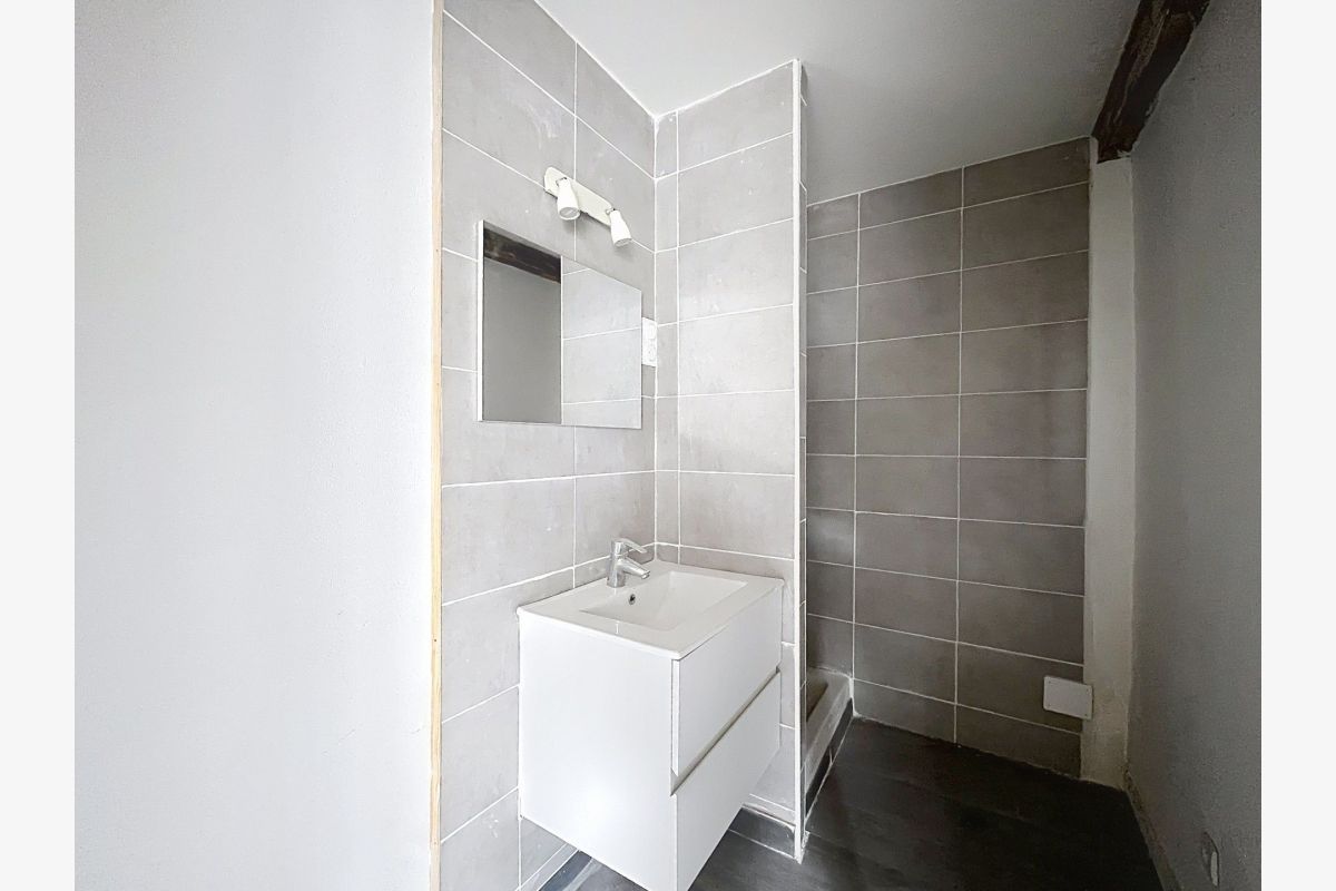 Agence Faudais, Coutances. Tél. 02.33.45.07.57