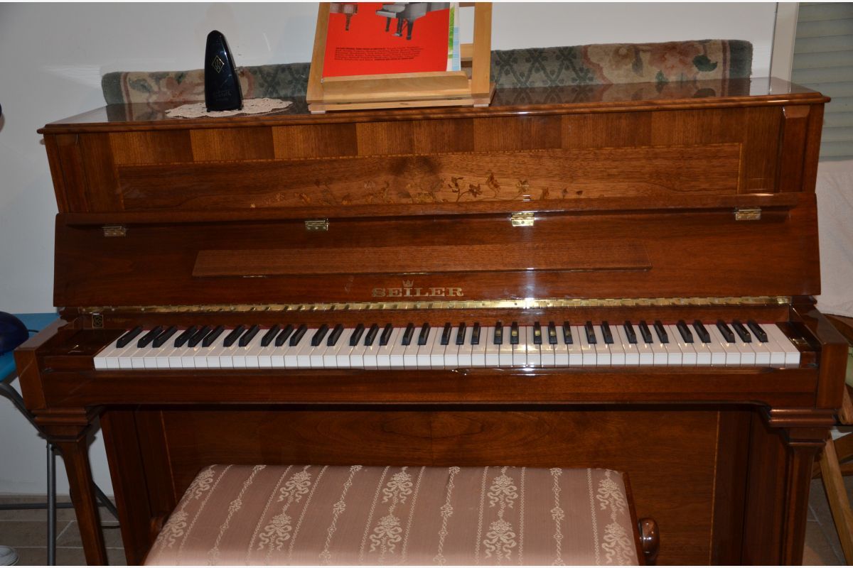 Piano Seiler K 114 excellent état