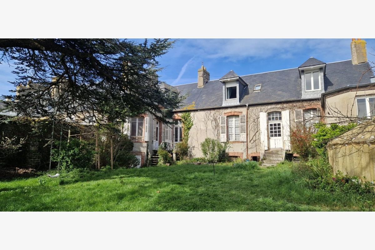 Maître Estelle Besancenot, Notaire, Dragey-Ronthon, Tél. 02.