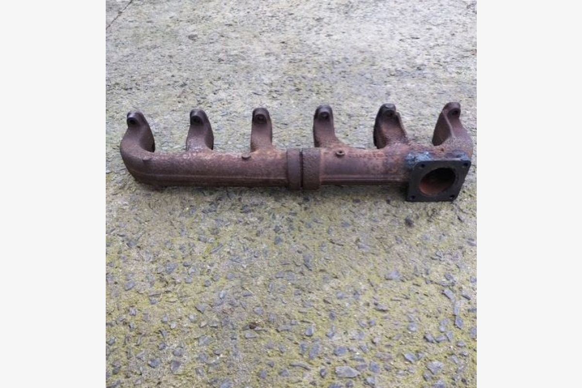 Collecteur d'échappement tracteur