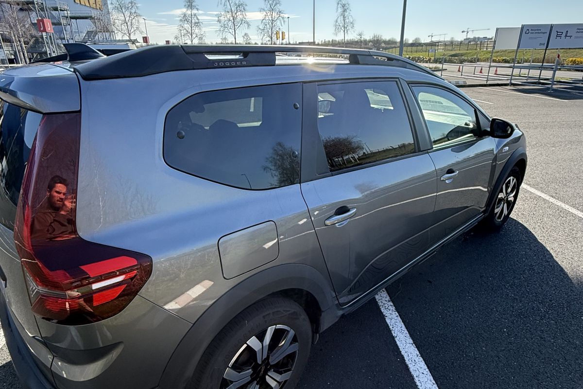 Photo 3 Dacia Jogger Extrême + 7 places (essence)