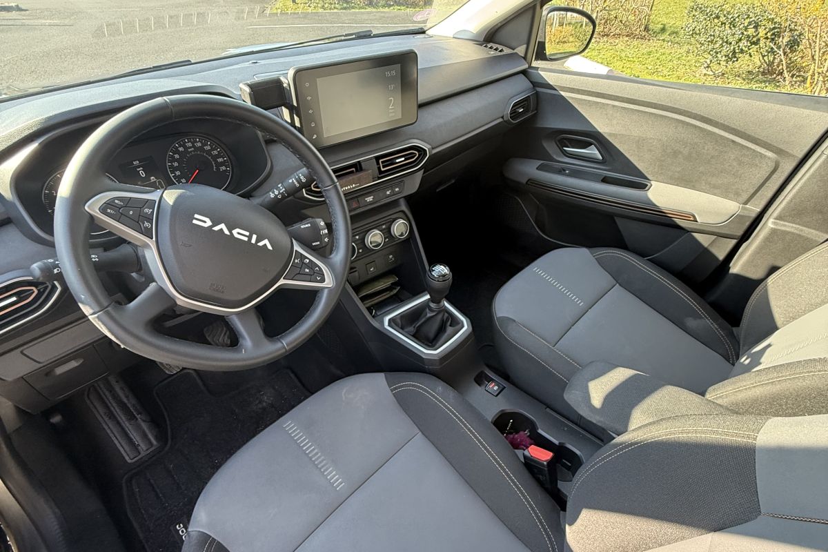 Photo 2 Dacia Jogger Extrême + 7 places (essence)