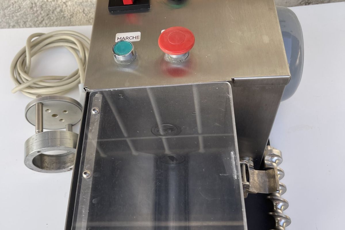 Machine à pâtes fraîches