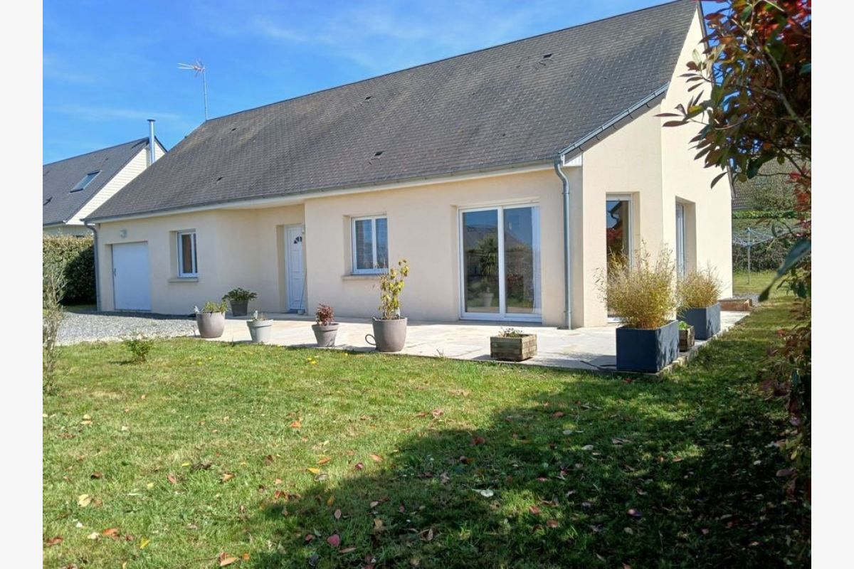 à louer pavillon plain-pied meublé, 95 m2, 3 chambres, très