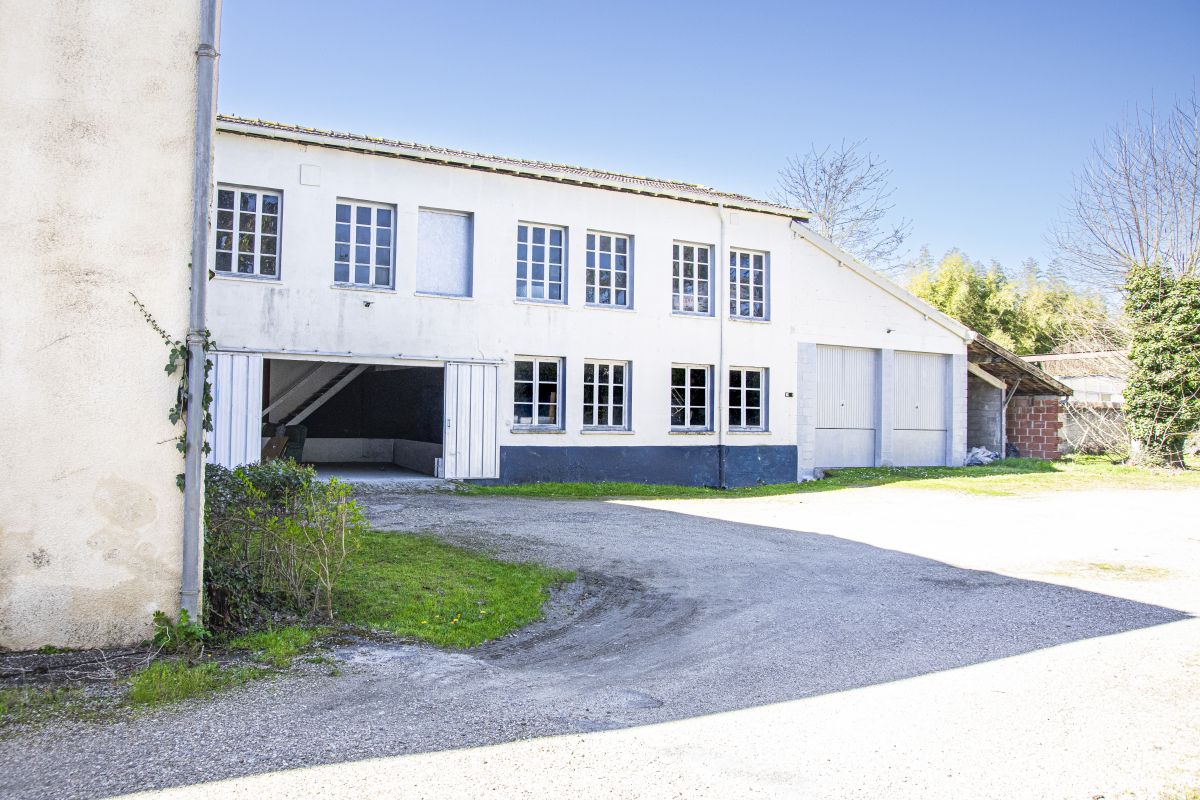 Photo 2 Garde meuble