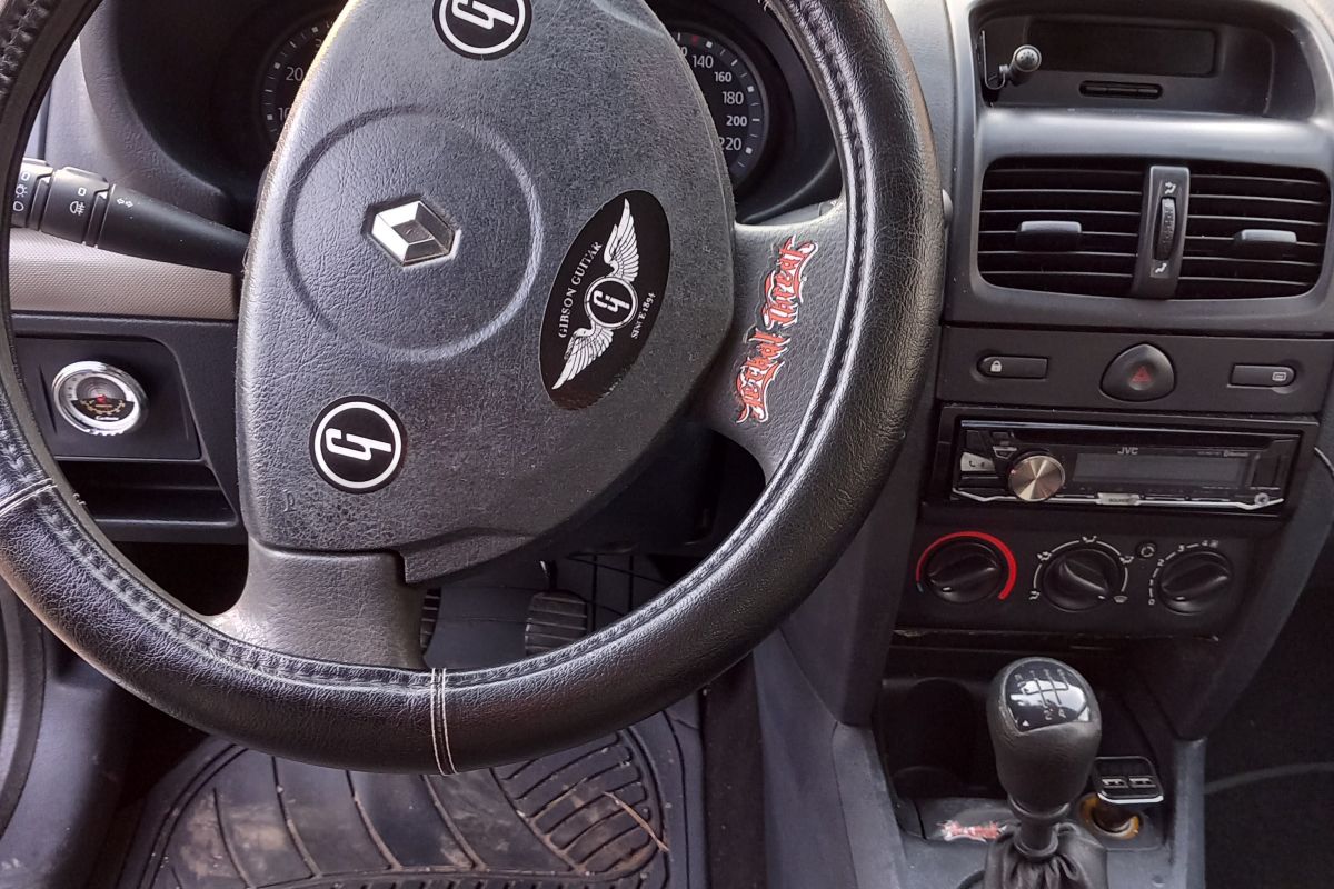 Photo 3 Clio société 1.5 l DCI 65 cv