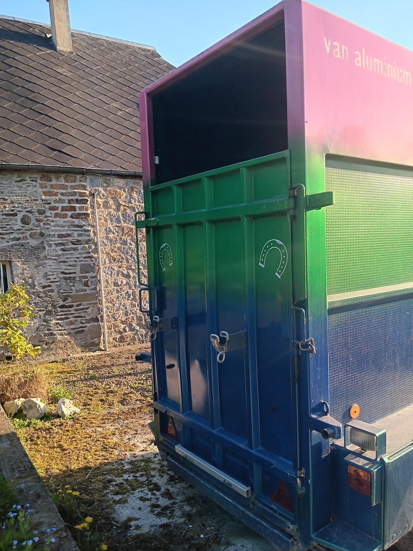 Photo 2 Van aluminium