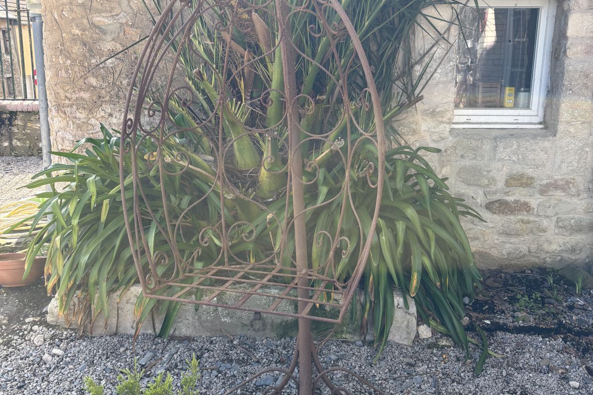 Œuf suspendu fer forgé 