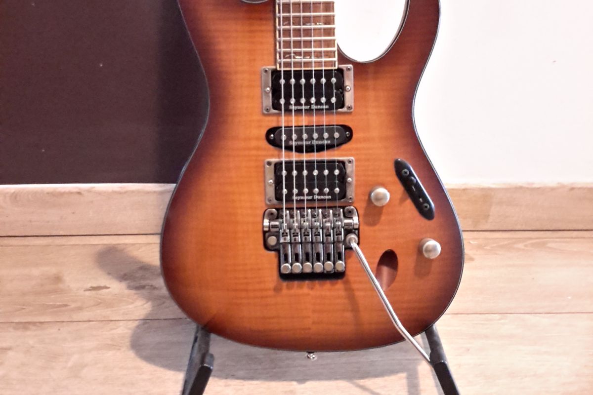 Photo 2 Vends guitare électrique Ibanez S770FM