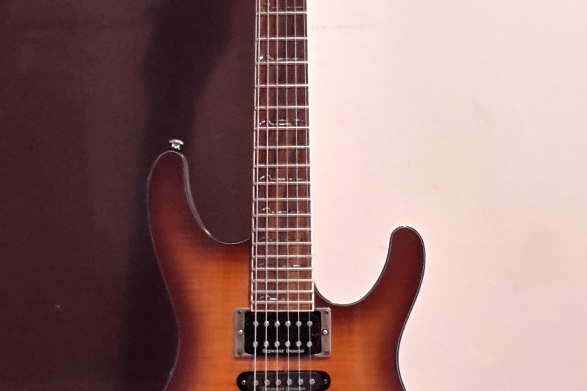 Vends guitare électrique Ibanez S770FM