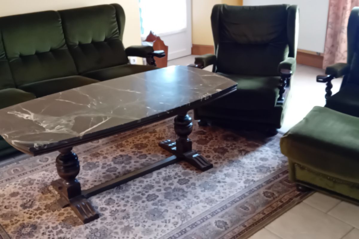 Salon 3 pièces plus table basse