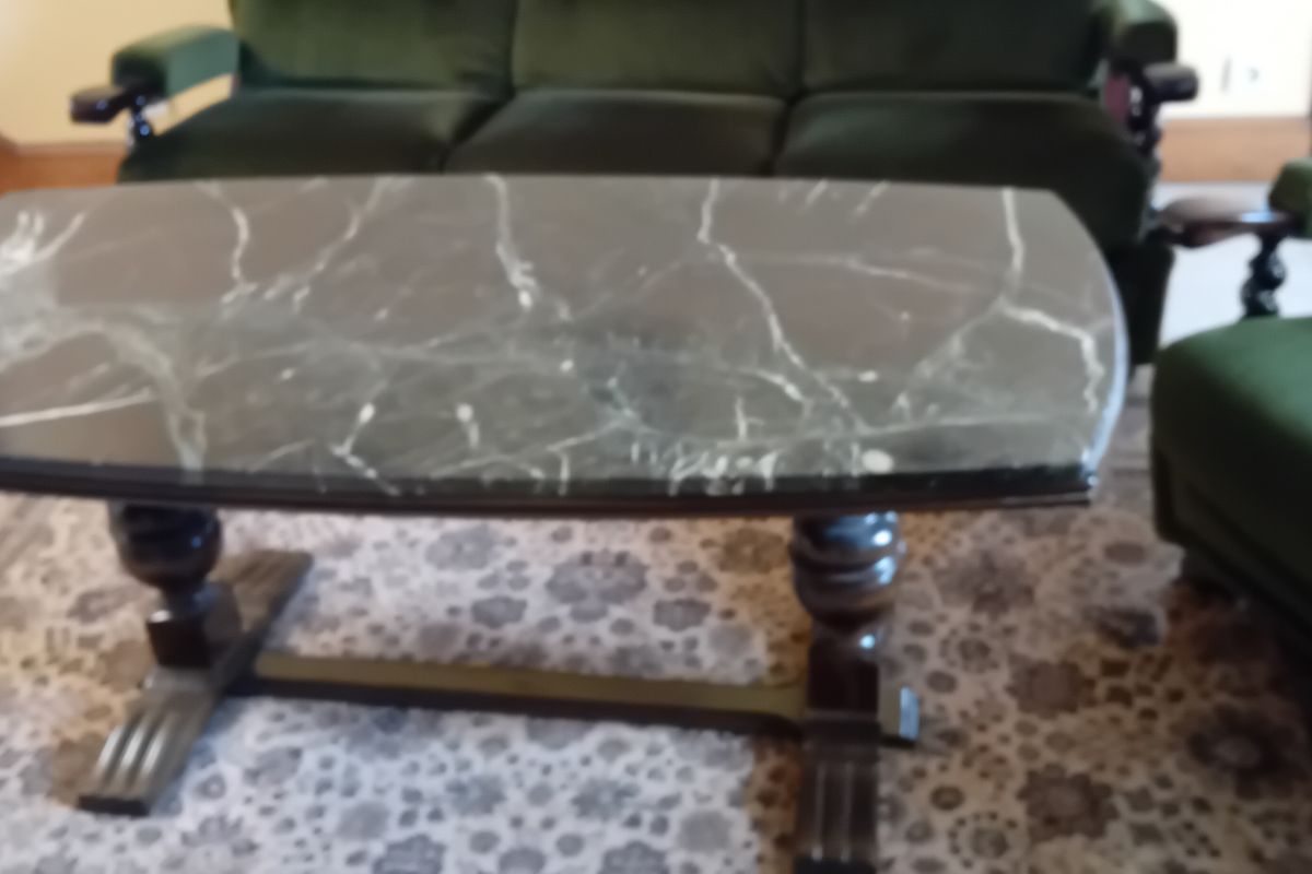 Photo 3 Salon 3 pièces plus table basse