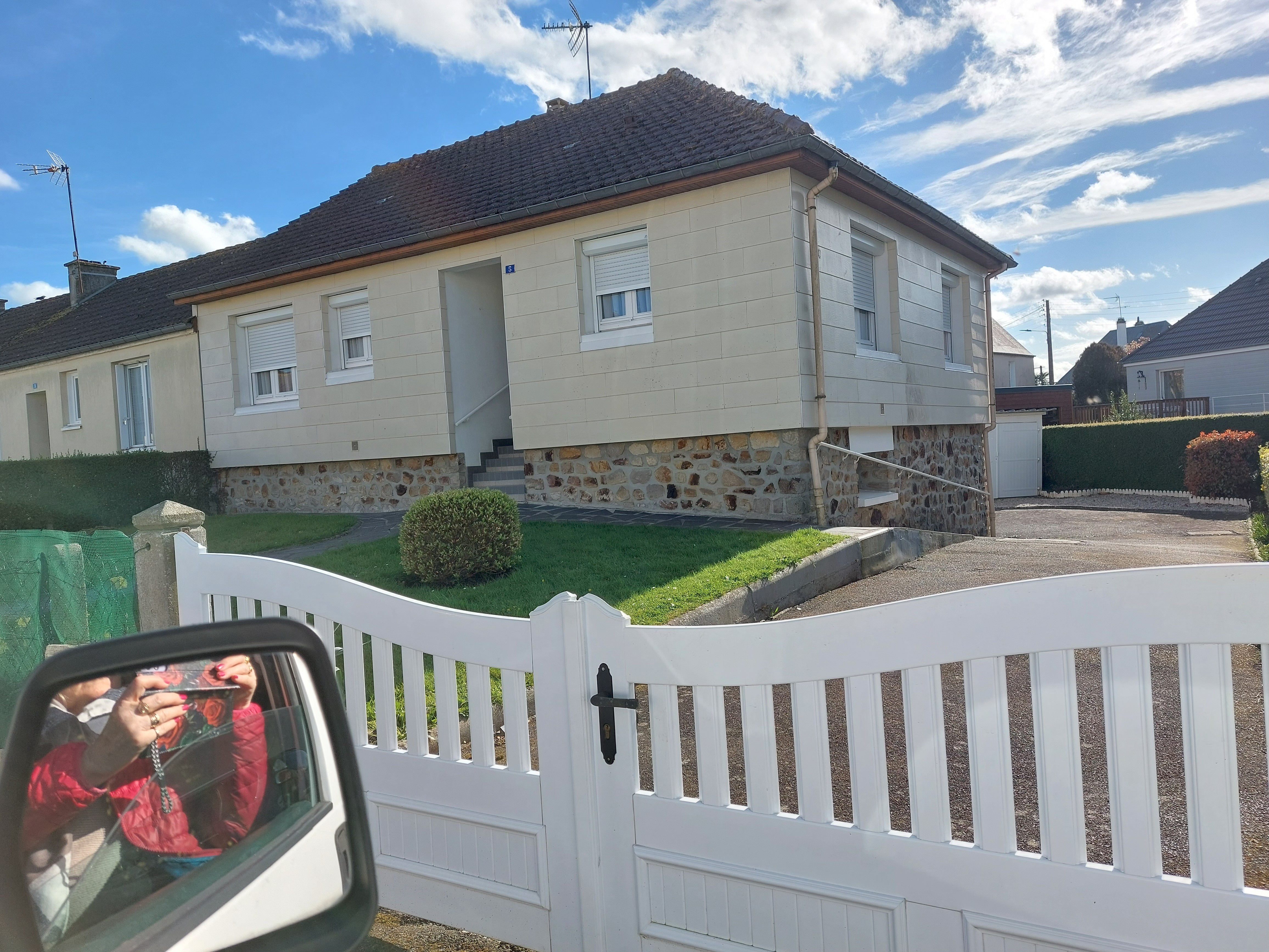 Condé-sur-Vire, à louer petit pavillon...