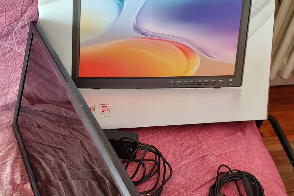 TV Portable 15,6 Pouces 1080p 