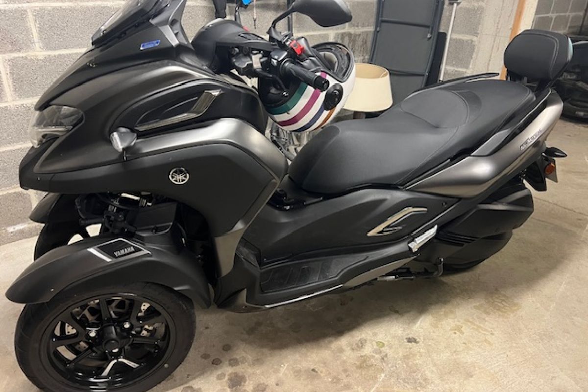 Tricity  Yamaha 300cm3