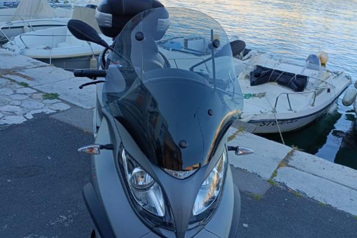 Photo 2 Scooter Piaggio MP3