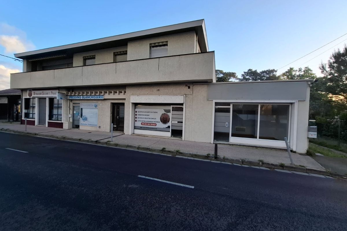 ANDERNOS local commercial 34M2 direct proprietaire boulevard principal 