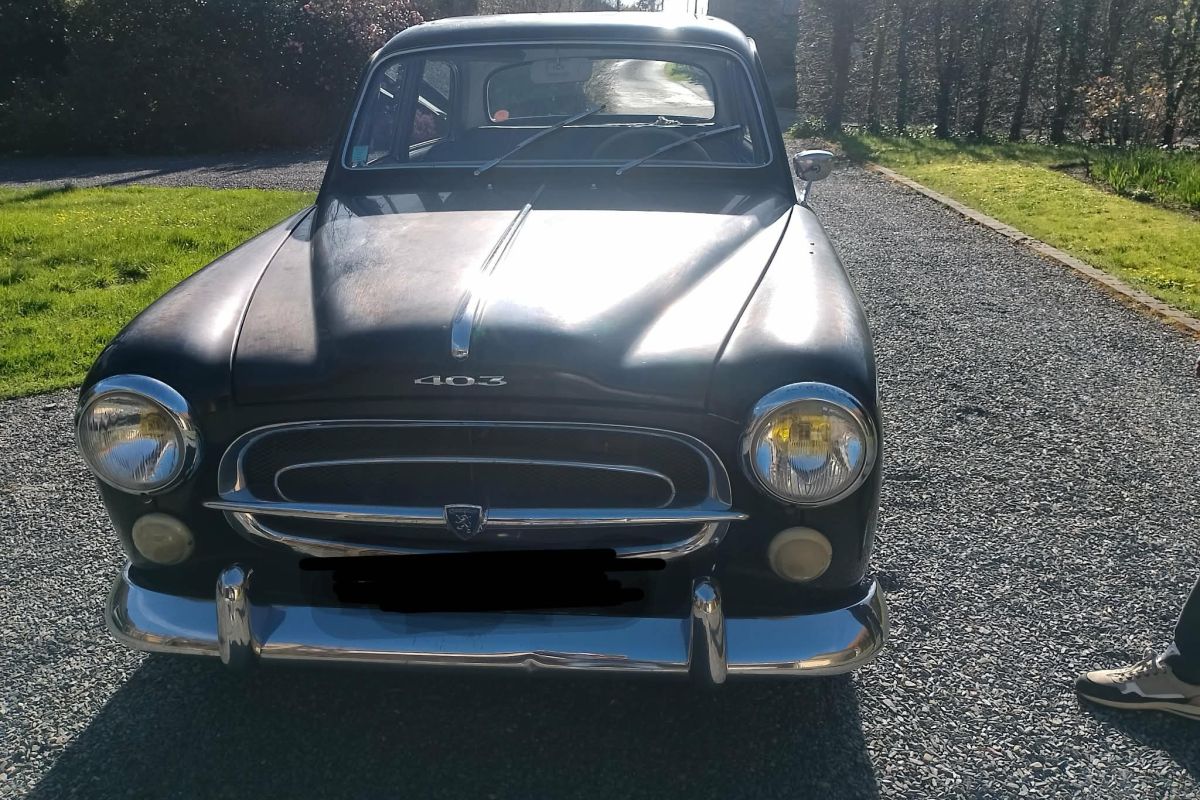 Photo 2 Voiture de collection Peugeot 403