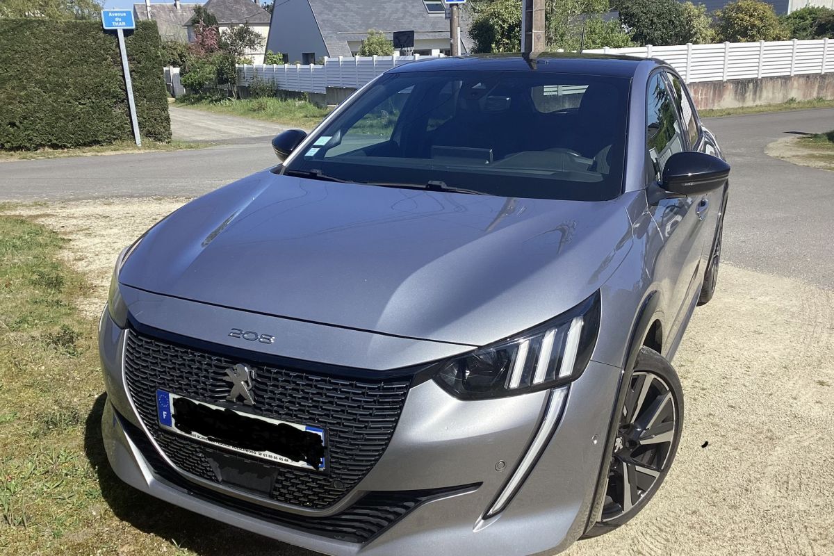 Peugeot 208 blueHDI finition GT