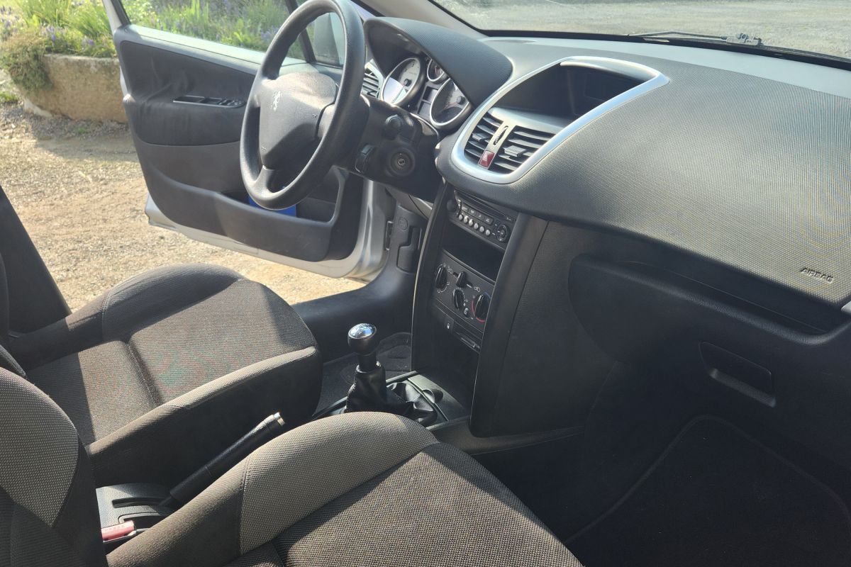 Photo 2 207 SW 1.4 VTI 16V 95ch Trendy (6CV) break