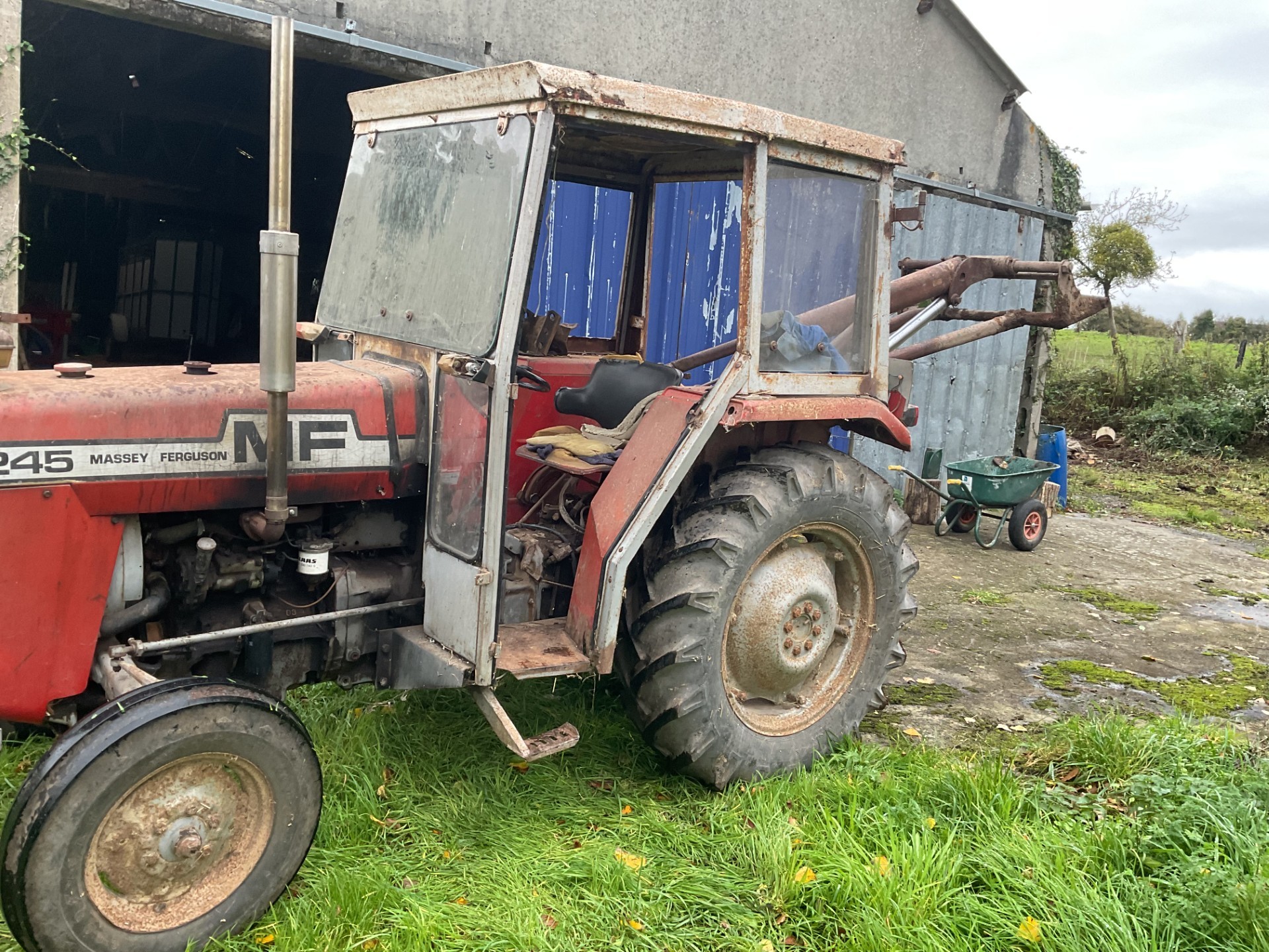 Tracteur Massey Ferguson 245