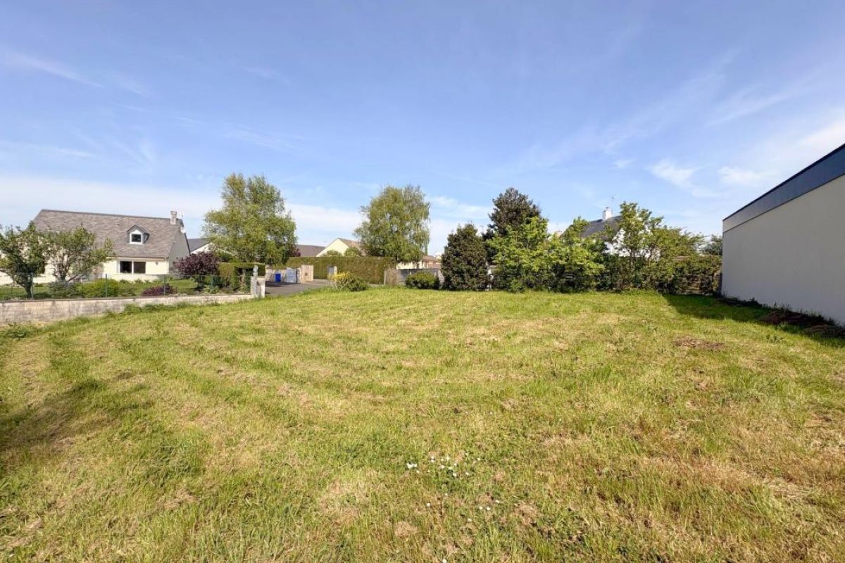 Un terrain proche du bourg de Bréhal