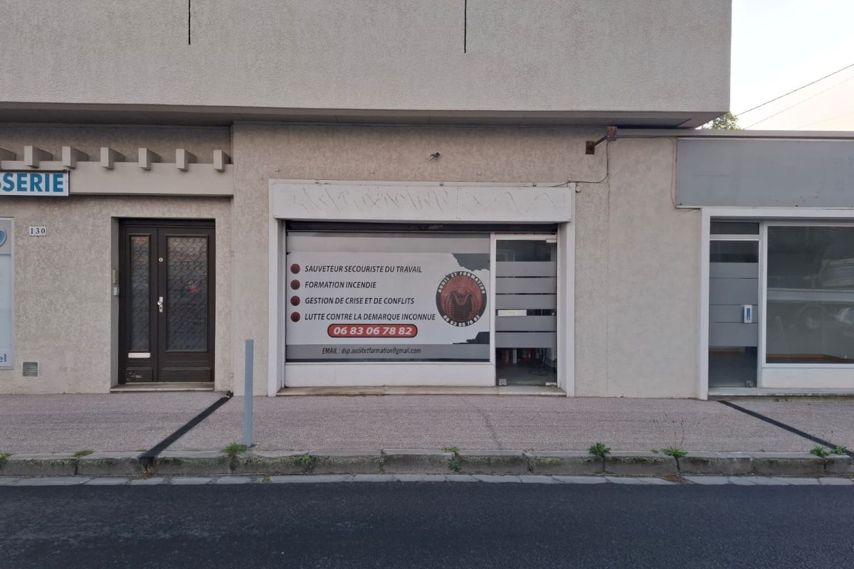 Photo 2 Local commercial 20 m2 direct propriétaire axe principal Andernos