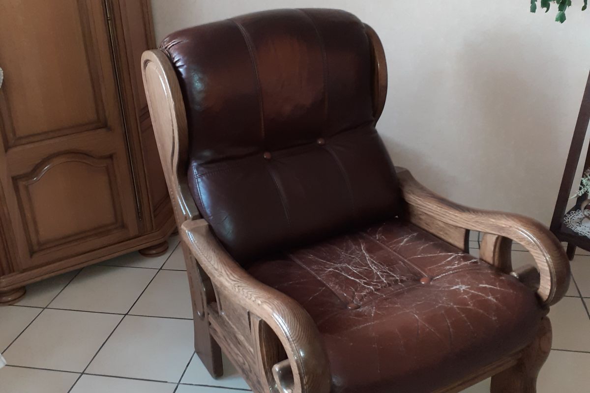 Photo 2 Canapé + 2 fauteuils + table basse