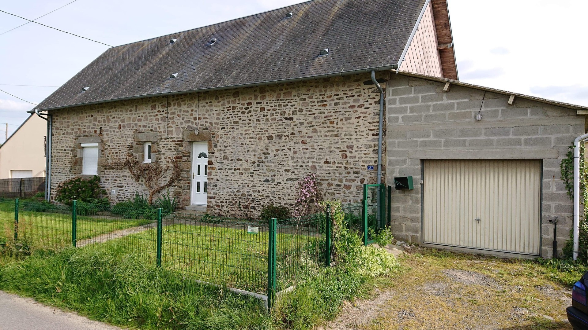 Photo 2 Etouvy, 7 km de Vire, axe Saint-Lô, à vendre maison...