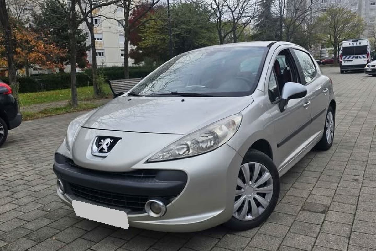 Peugeot 207 1.6 HDi 90 cv – pack confort