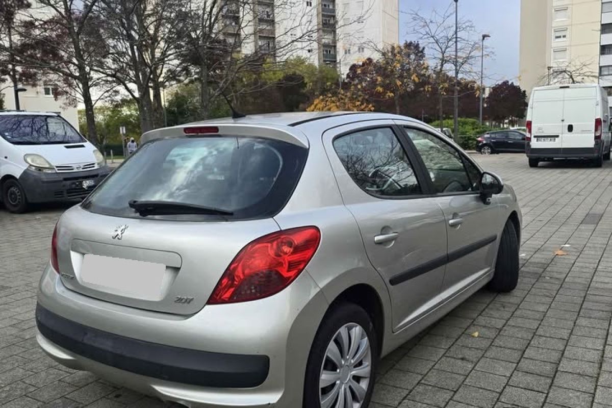 Photo 3 Peugeot 207 1.6 HDi 90 cv – pack confort