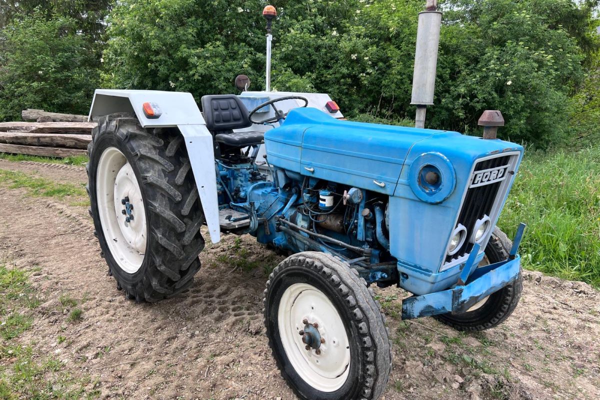 Tracteur Ford 4100