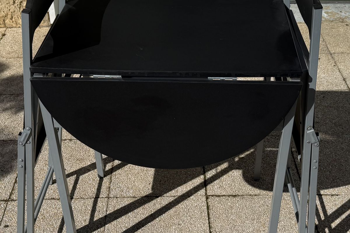 Photo 3 Table + 2 chaises