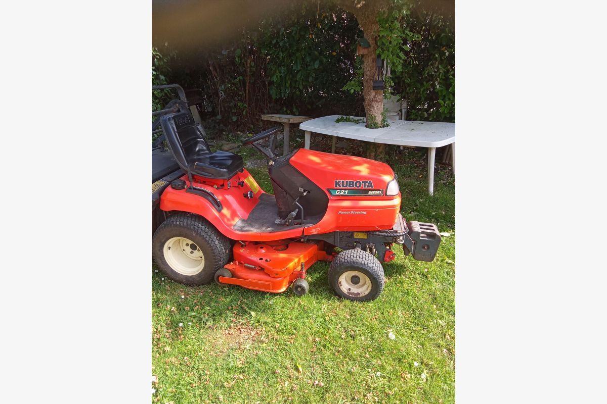  Tracteur tondeuse Kubota G21