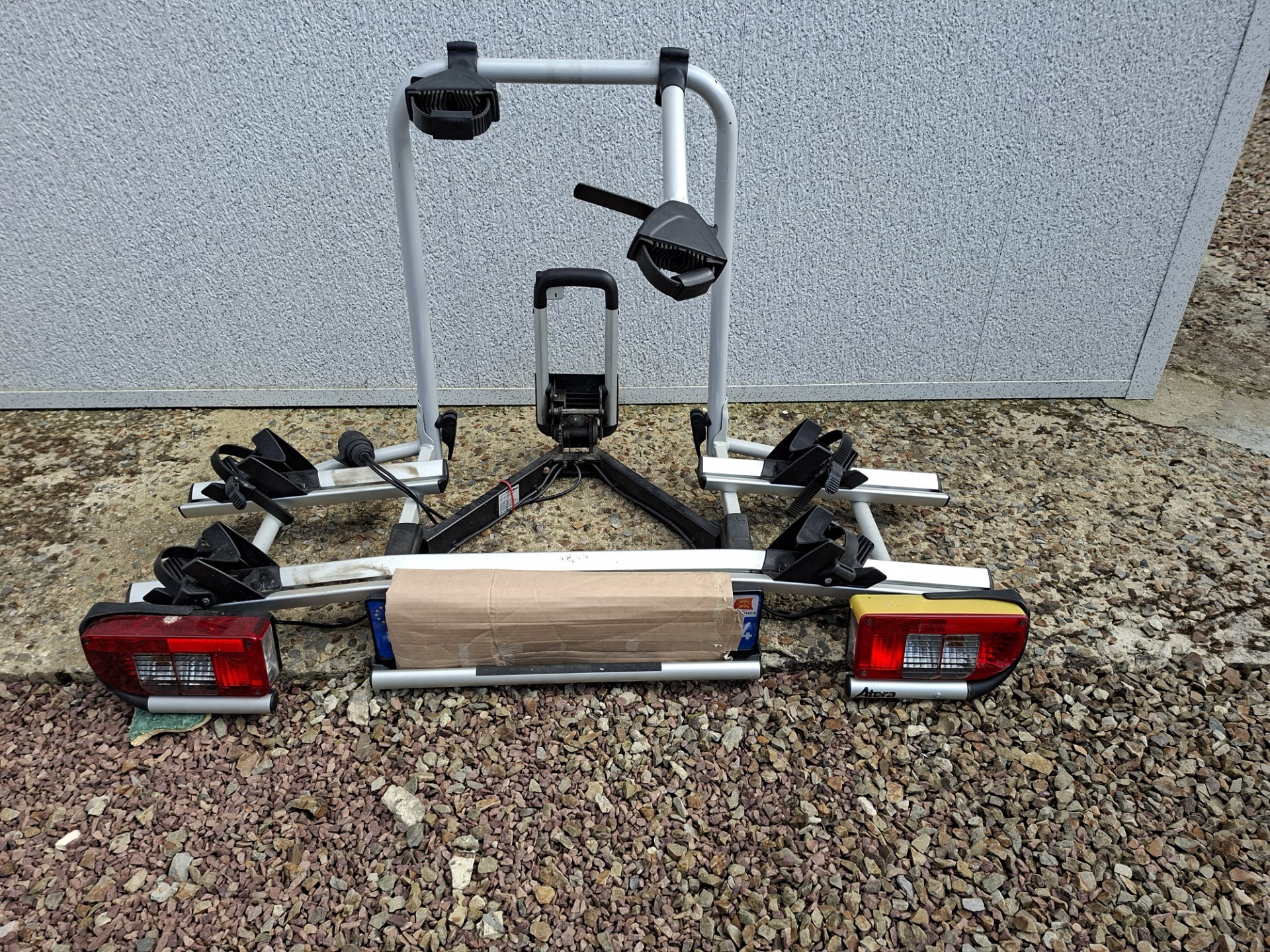 Porte vélos basculant