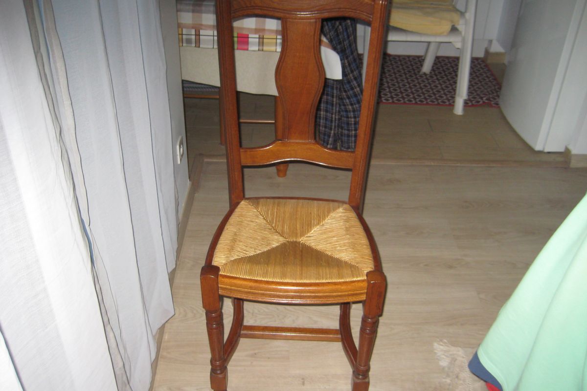 6 chaises rustiques