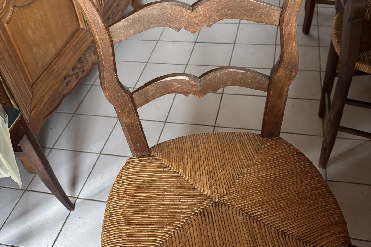 CHAISES