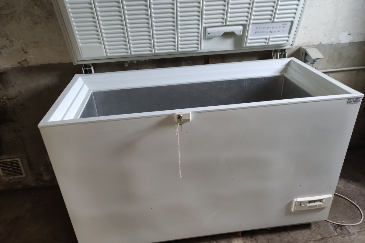 Congélateur bahut, 300 litres, bon état, Classe 3 *