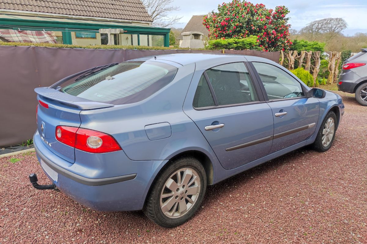 vends Laguna 2 