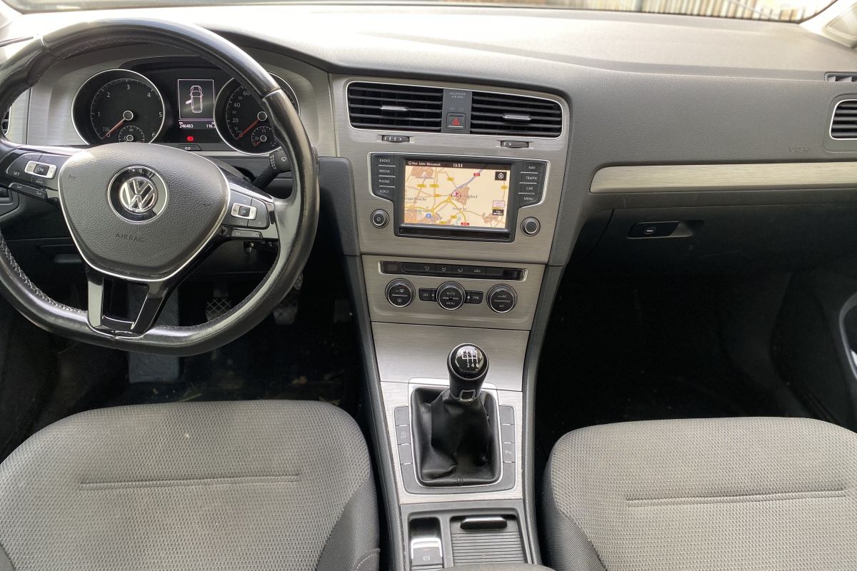 Photo 3 Volkswagen Golf SW VII 1.6 TDI 110ch Confortline BlueMotion