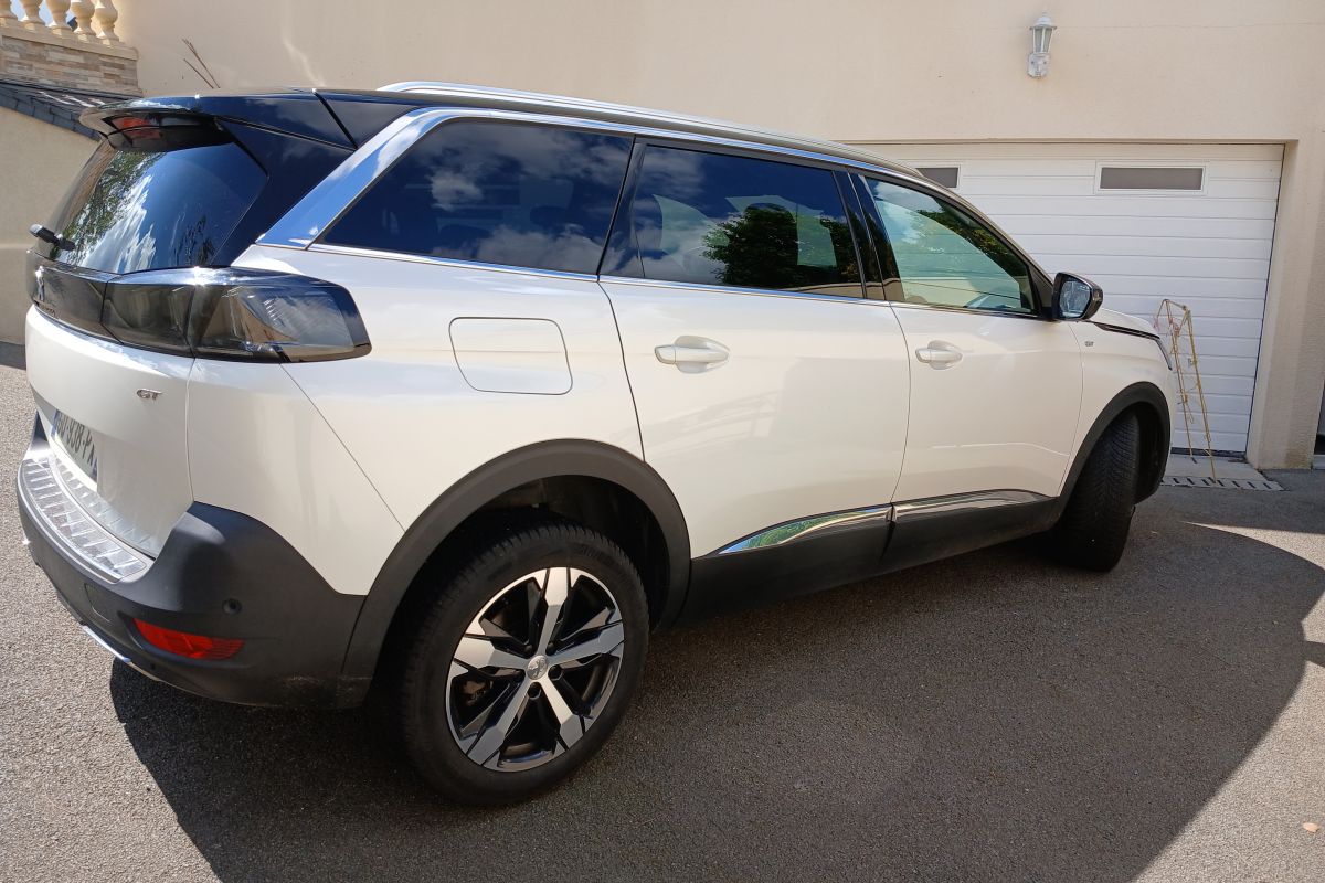 Photo 2 Peugeot 5008  GT essence de 2023